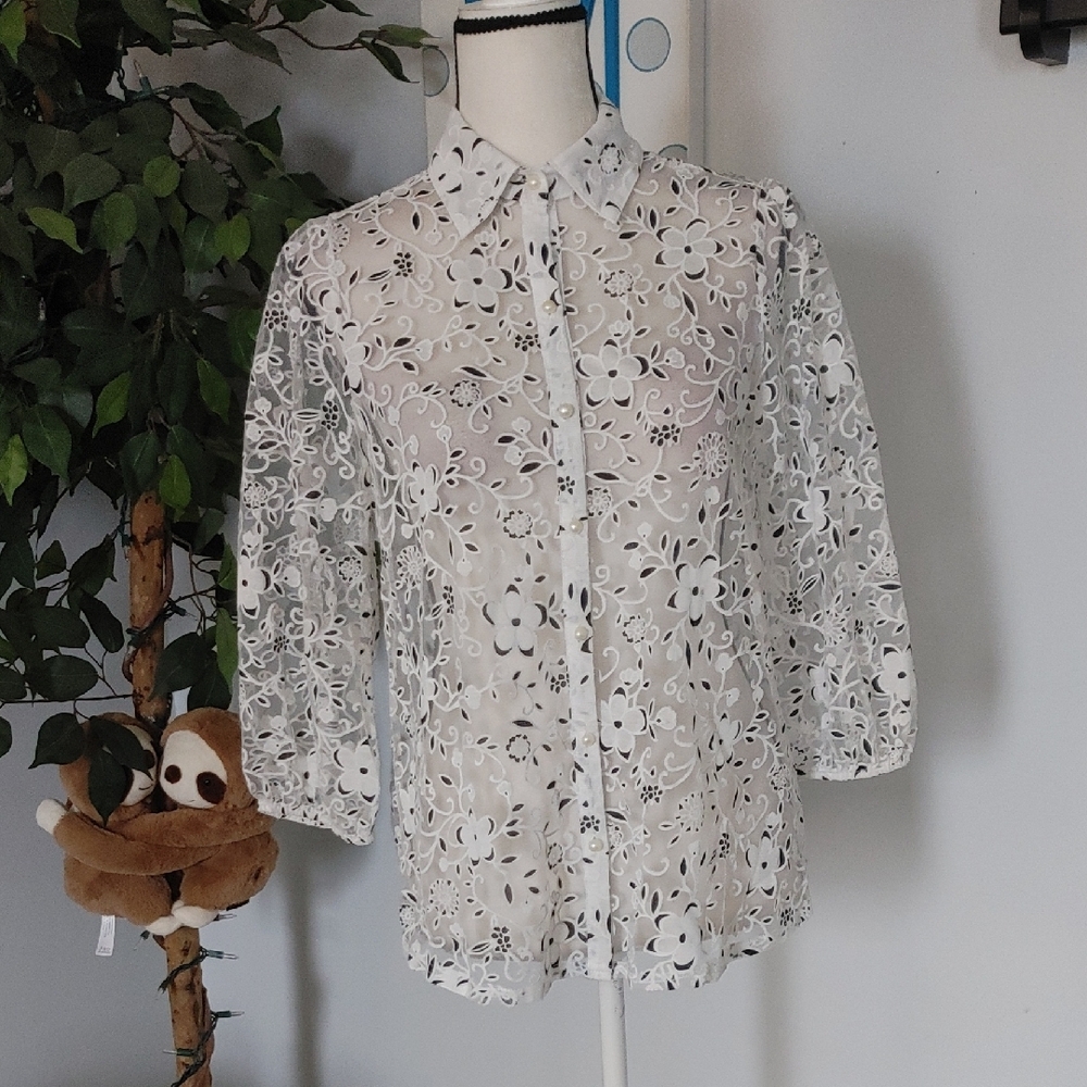 Ember White Lace Blouse M